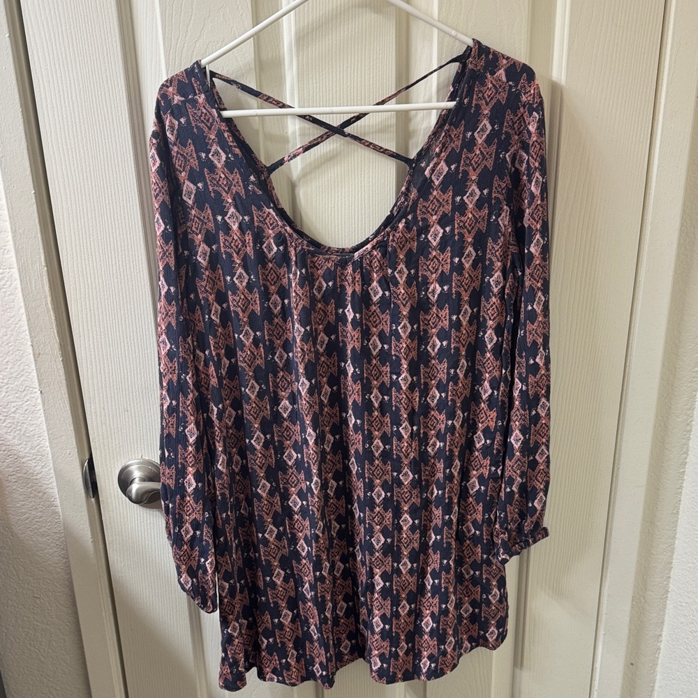 Women's Black and Pink Patterned Top
